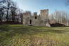 Zamek w Bąkowej Górze - Widok od południowego-wschodu, fot. ZeroJeden, III 2005