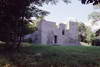 Zamek w Bąkowej Górze - Widok zamku od północy, fot. ZeroJeden, V 2000