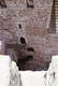 Zamek w Będzinie - Widok z okrągłego dawnego stołpu na ścianę kwadratowej wieży mieszkalnej, fot. ZeroJeden, VII 2000