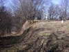 Zamek w Bieczu - Górna część zamkowego wzgórza i droga dojazdowa, fot. ZeroJeden, III 2002