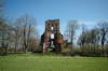 Zamek w Borysławicach - Wieża bramna od zewnątrz, fot. ZeroJeden, IV 2007