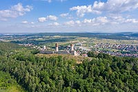 Zamek w Chęcinach - Widok zamku na zdjęciu lotniczym, fot. ZeroJeden, VI 2019