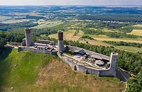 Zamek w Chęcinach - Widok zamku na zdjęciu lotniczym, fot. ZeroJeden, VI 2019
