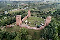 Zamek w Czersku - Zdjęcie z lotu ptaka, fot. ZeroJeden, VIII 2018