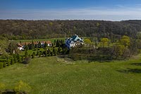 Zamek w Czyżowie Szlacheckim - Zdjęcie lotnicze, fot. ZeroJeden, IV 2021