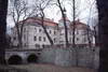 Zamek w Domanicach - fot. ZeroJeden, IV 2003