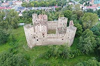 Zamek w Drzewicy - Widok zamku z lotu ptaka, fot. ZeroJeden VIII 2018
