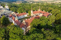 Zamek w Głogówku - Zdjęcie lotnicze, fot. ZeroJeden, VII 2019