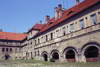 Zamek w Głogówku - Skrzydło północne od strony dziedzińca, fot. ZeroJeden, VI 2000