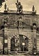 Zamek w Gorzanowie - Brama zamkowa na widokówce z około 1900 roku