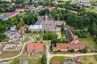 Zamek w Gorzanowie - Zdjęcie lotnicze, fot. ZeroJeden, VII 2019
