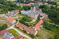 Zamek w Gorzanowie - Zdjęcie lotnicze, fot. ZeroJeden, VII 2019