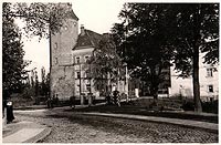 Koźmin - Zamek w Koźminie na pocztówce z około 1940 roku