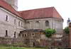 Zamek w Kożuchowie - Widok kaplicy od północy, fot. ZeroJeden, V 2004