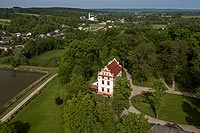 Zamek w Łękach Górnych - Zdjęcie lotnicze, fot. ZeroJeden, V 2023