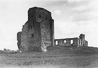 Liw - Zamek w Liwie na zdjęciu Henryka Poddębskiego z okresu międzywojennego