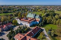 Zamek w Lutomiersku - Zdjęcie lotnicze, fot. ZeroJeden, X 2019
