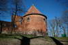 Zamek w Nidzicy - Widok od południa na basteję zespołu bramnego, fot. ZeroJeden, IV 2009