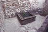 Zamek w Niedzicy - 40-metrowa studnia na małym dziedzińcu zamku górnego, fot. ZeroJeden, V 2001