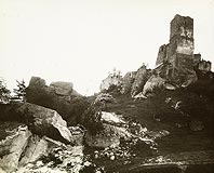 Zamek Kamieniec w Odrzykoniu - Ruiny Kamieńca na zdjęciu Adama Wisłockiego z lat 20. XX wieku
