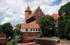 Zamek w Olsztynie - Południowe skrzydło zamku z wieżą, fot. ZeroJeden, VI 2005