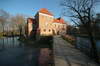 Zamek w Oporowie - Widok na wjazd od zachodu, fot. ZeroJeden, II 2007