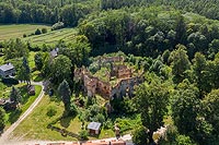 Zamek w Owieśnie - Zdjęcie lotnicze, fot. ZeroJeden, VII 2019