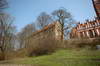 Zamek w Pieniężnie - Widok na zamek od południowego-zachodu, fot. ZeroJeden, IV 2007