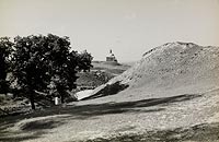 Zamek w Pińczowie - Rejon przedzamcza w Pińczowie na zdjęciu Henryka Poddębskiego z 1936 roku