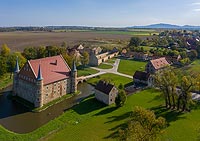 Zamek w Piotrowicach Świdnickich - Zdjęcie lotnicze, fot. ZeroJeden, X 2019