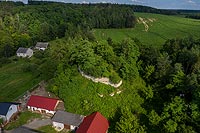 Zamek w Podgrodziu - zdjęcie lotnicze, fot. ZeroJeden, VII 2020