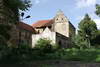 Zamek w Prochowicach - Widok na bramę wjazdową od zachodu, fot. ZeroJeden, V 2004