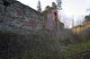 Zamek w Przezmarku - Brama wjazdowa zamku głównego, widok z fosy oddzielającej od przedzamcza, fot. ZeroJeden, XII 2006