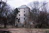 Wieża w Ślęzy - Widok od północnego-wschodu, fot. ZeroJeden, IV 2003