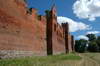 Zamek w Szymbarku - Południowy mur obwodowy, fot. ZeroJeden, VII 2006
