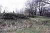 Zamek w Wieruszowie - Ocalałe fragmenty murów zachodniej części zamku, fot. ZeroJeden, III 2002