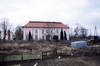 Zamek w Wierzbicach - Widok od wschodu, fot. ZeroJeden, IV 2003