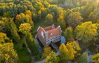 Zamek w Wojnowicach - Zdjęcie lotnicze, fot. ZeroJeden, X 2019