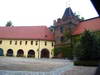 Zamek we Wrocławiu (Arsenał) - Dziedziniec i wieża w północnym narożniku, fot. ZeroJeden, IX 2003