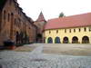 Zamek we Wrocławiu (Arsenał) - Zachodni narożnik dziedzińca, fot. ZeroJeden, IX 2003