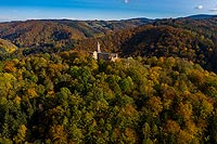 Zamek Grodno w Zagórzu Śląskim - Zamek na zdjęciu lotniczym, fot. ZeroJeden, X 2020
