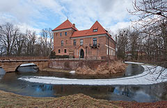 Zamek w Oporowie